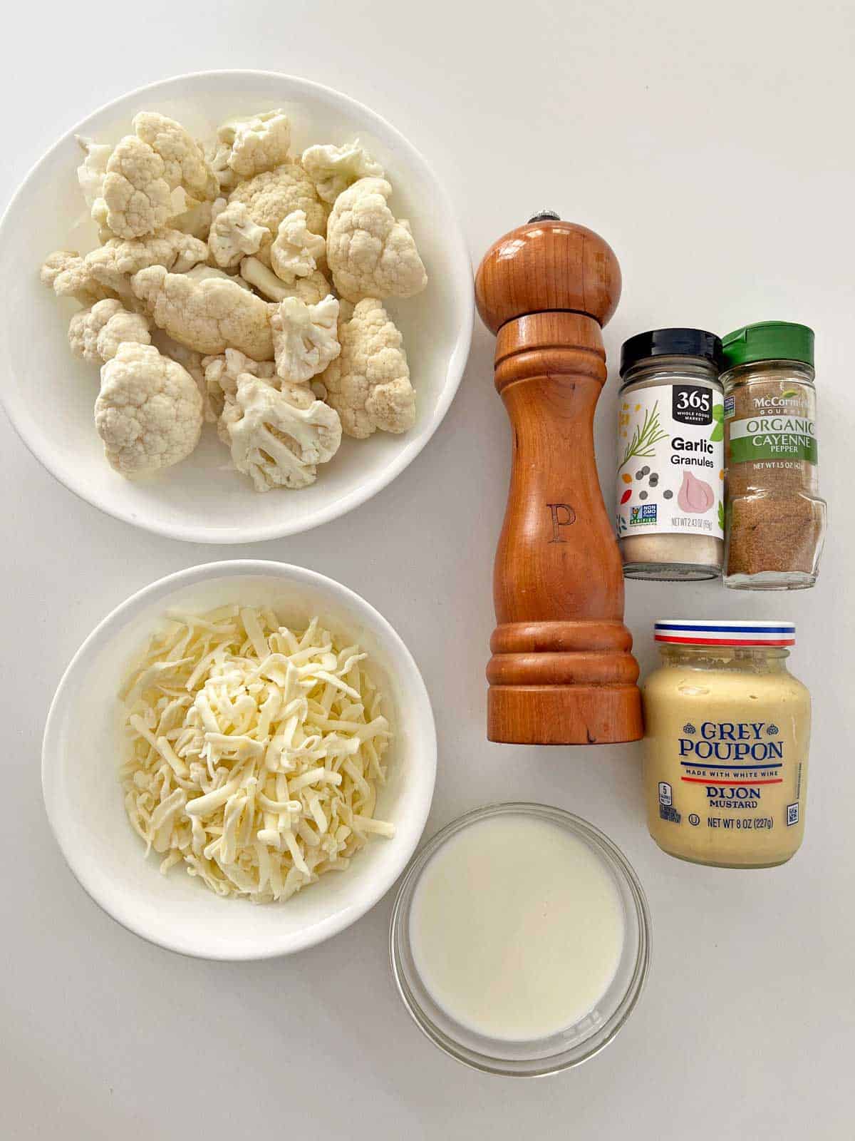 The ingredients needed to make cauliflower mac and cheese.