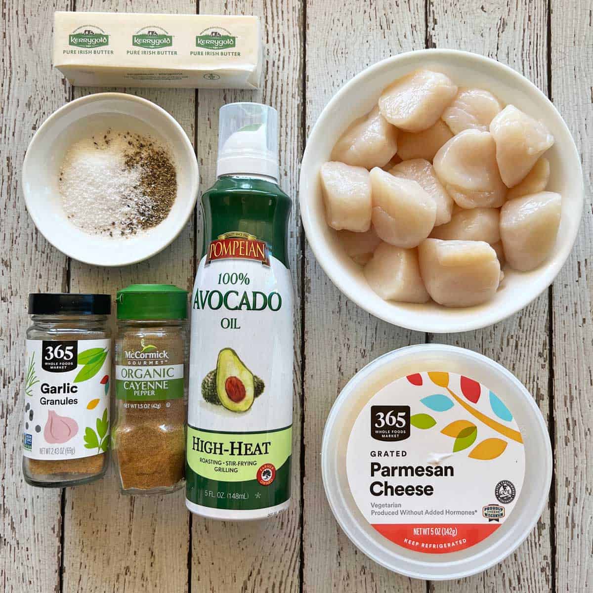 The ingredients needed to broil scallops.