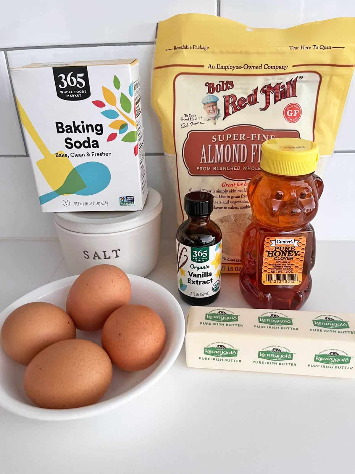 The ingredients needed to bake an almond flour cake.