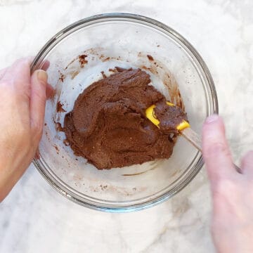 The fat bomb mixture is shown to have thick texture.