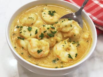 The curry is served.