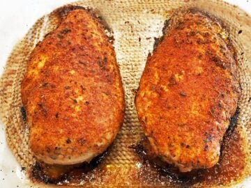 Cajun chicken is ready in the baking dish.