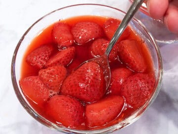 The compote is served.