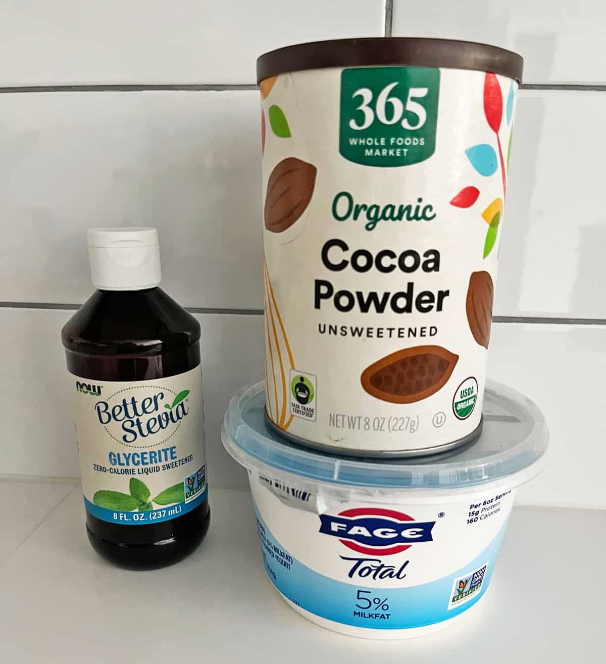 The ingredients needed to make chocolate yogurt.