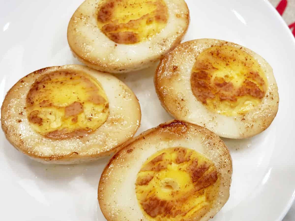 The eggs are served.