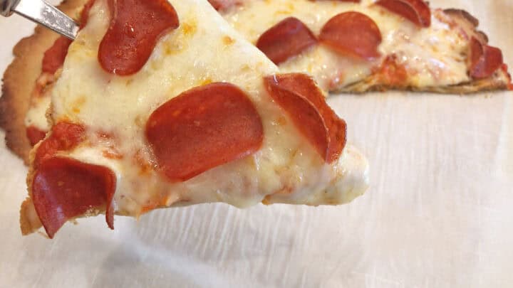 The pizza is served.