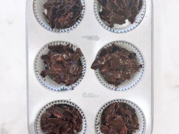 The mixture was divided between the paper liners.