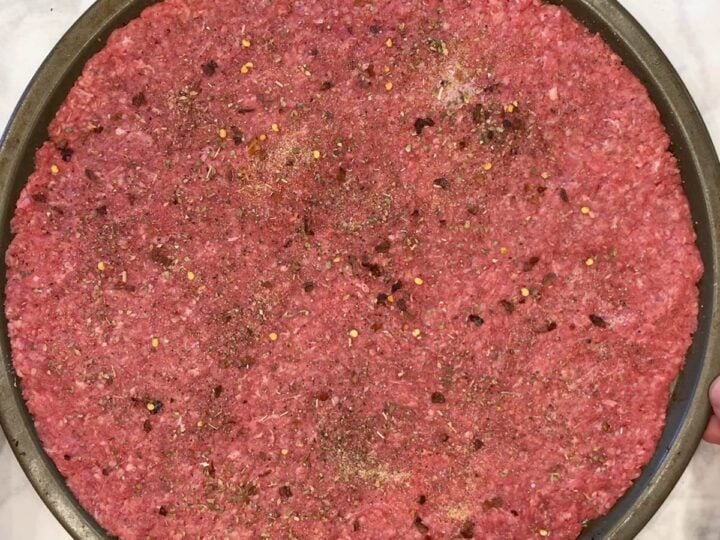 The ground beef was seasoned.