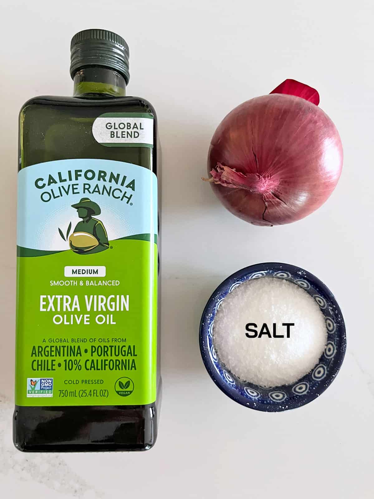 The ingredients needed to roast red onions.