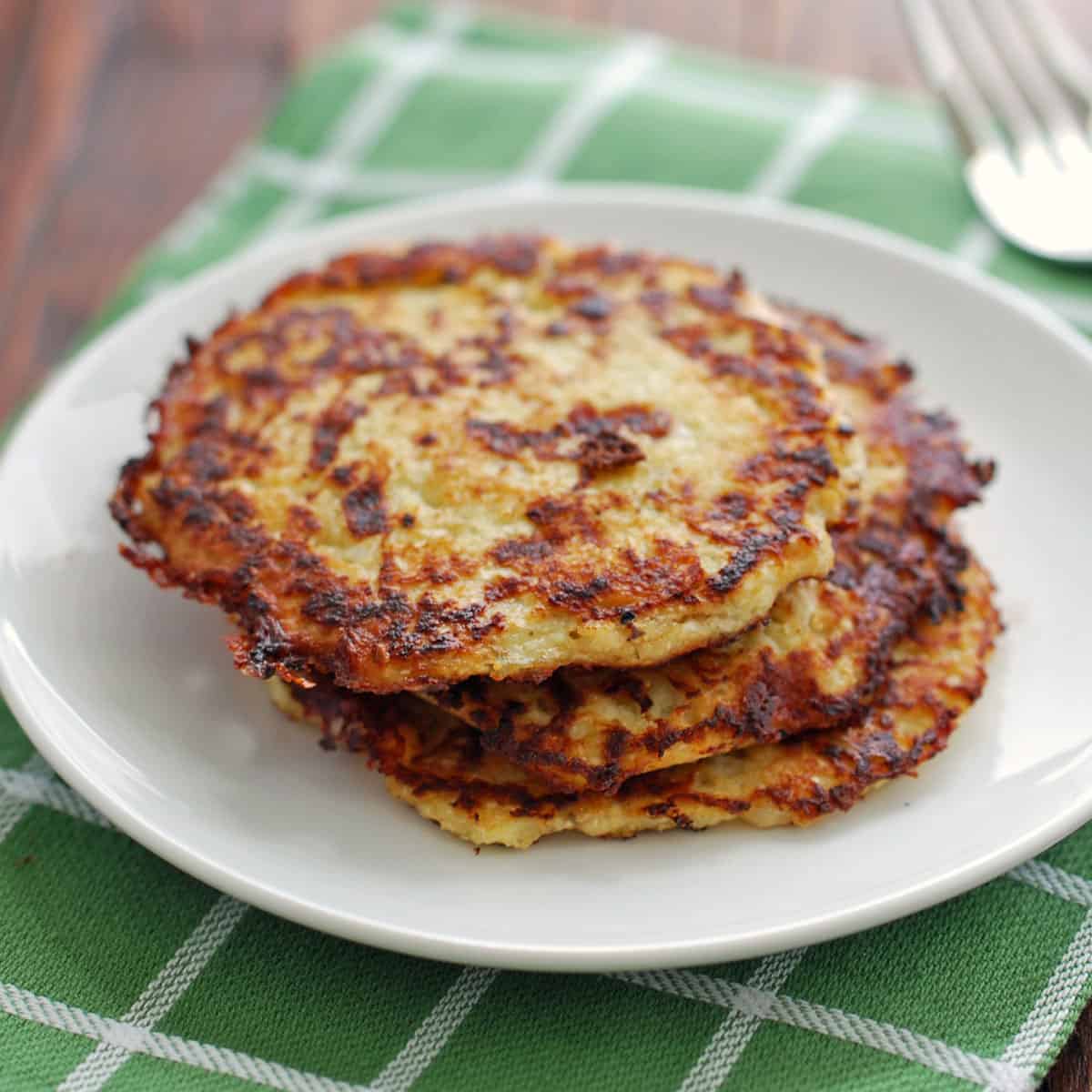 Thin cauliflower fritters.