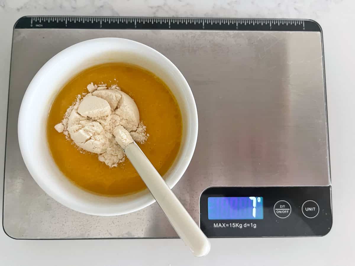 7 grams of coconut flour were added to the batter.