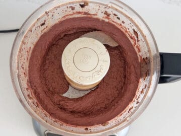 The mixture turned into a smooth paste.